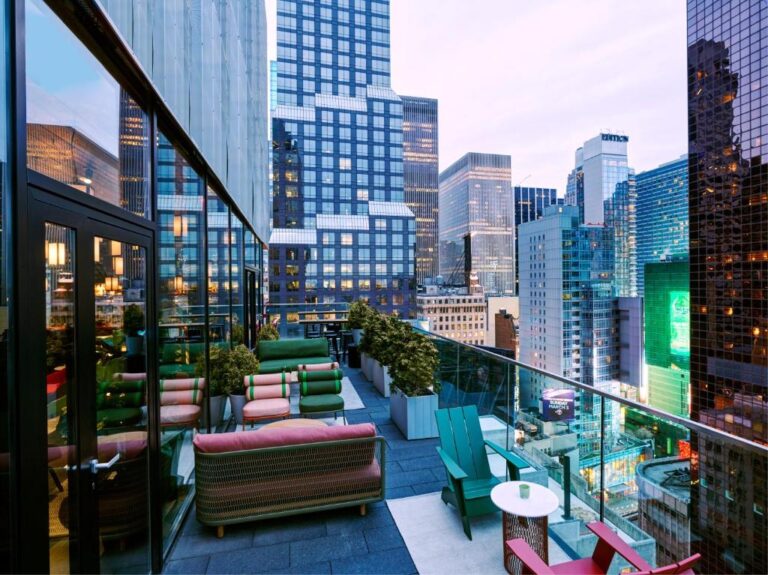 Experience Luxury at Hilton New York Fashion District